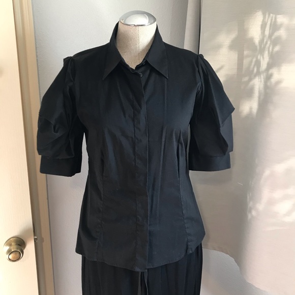 Robbi and Nikki black shirt w puff short sleeves - Picture 3 of 16